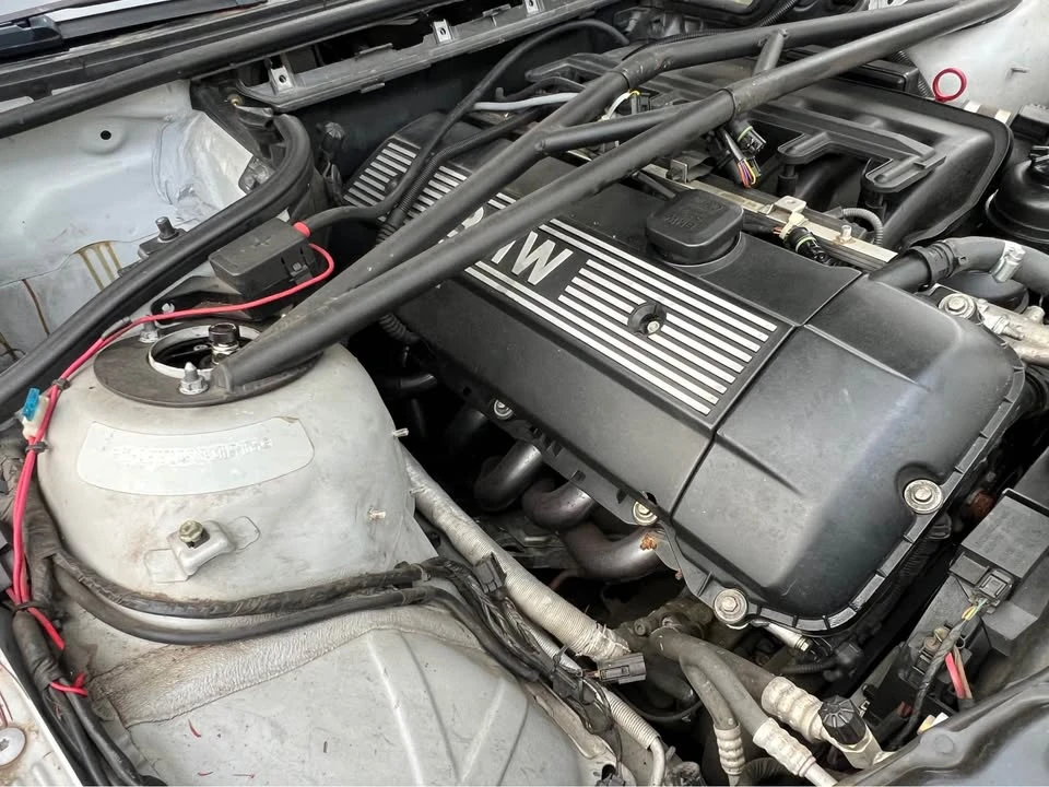 2003 BMW E46 330i & 330Ci - Image 10 of 11