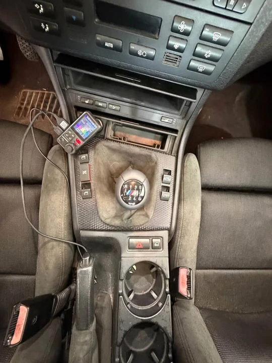 2003 BMW E46 330i & 330Ci - Image 15 of 18