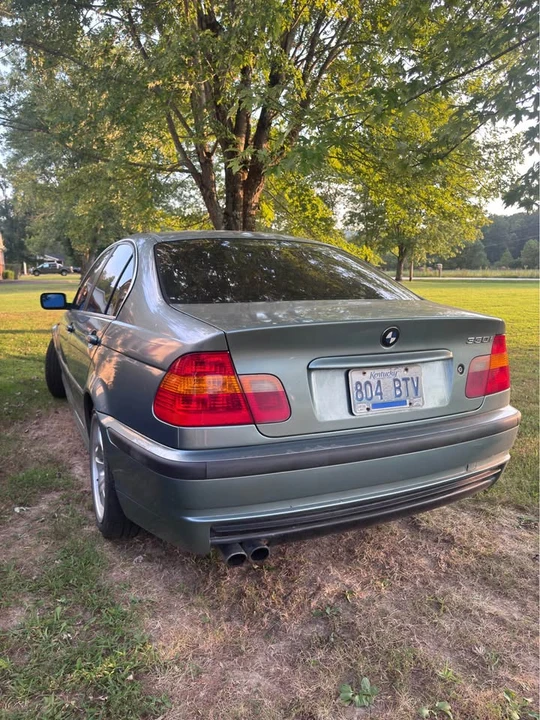2003 BMW E46 330i & 330Ci - Image 3 of 10