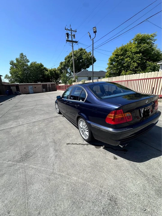 2003 BMW E46 330i & 330Ci - Image 2 of 4