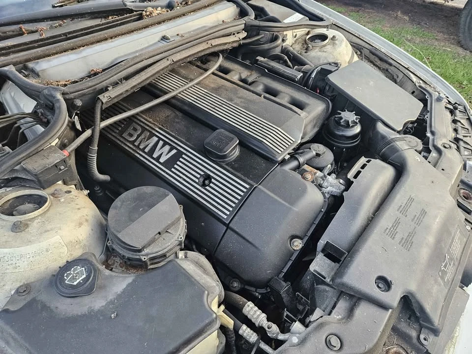 2003 BMW E46 330i & 330Ci - Image 5 of 10