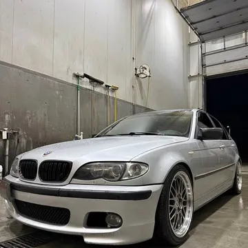 2003 BMW 330i 5-Speed Manual