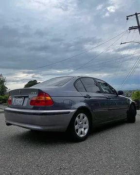 2003 BMW 3 Series 325i Sedan