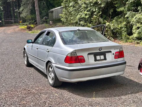 2003 BMW 325i Sedan