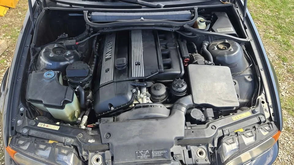 2003 BMW E46 330i & 330Ci - Image 6 of 6