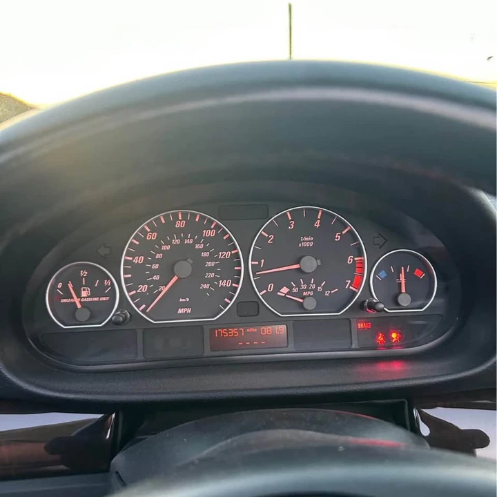 2003 BMW E46 330i & 330Ci - Image 9 of 16