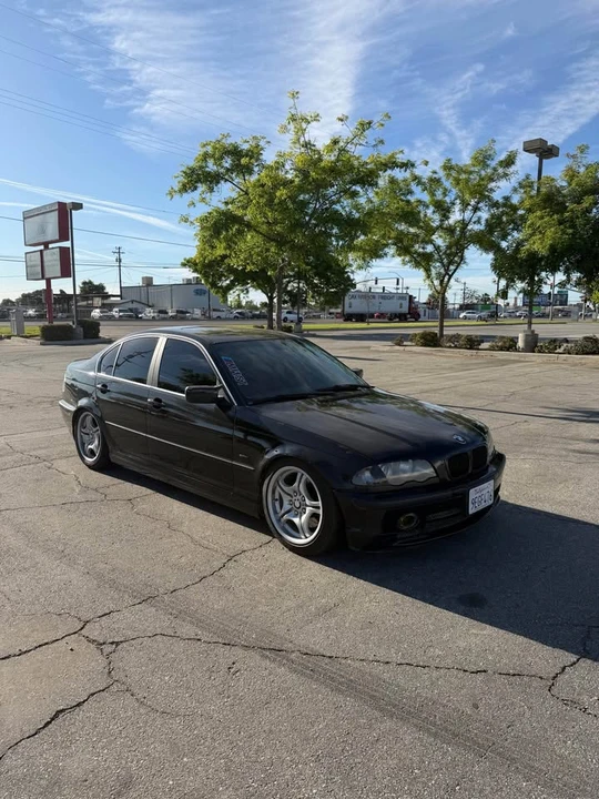 2003 BMW E46 330i & 330Ci - Image 2 of 8