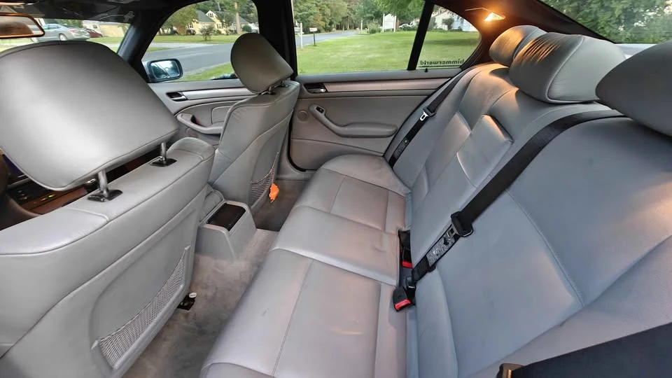 2003 BMW E46 330i & 330Ci - Image 7 of 9