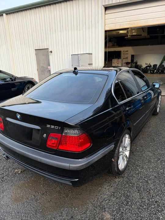 2003 BMW E46 330i & 330Ci - Image 4 of 8