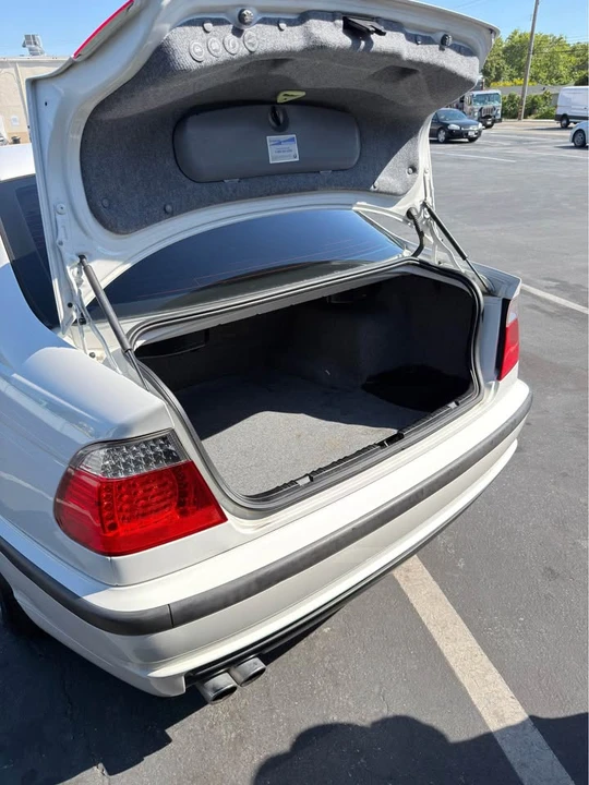 2003 BMW E46 330i & 330Ci - Image 8 of 11