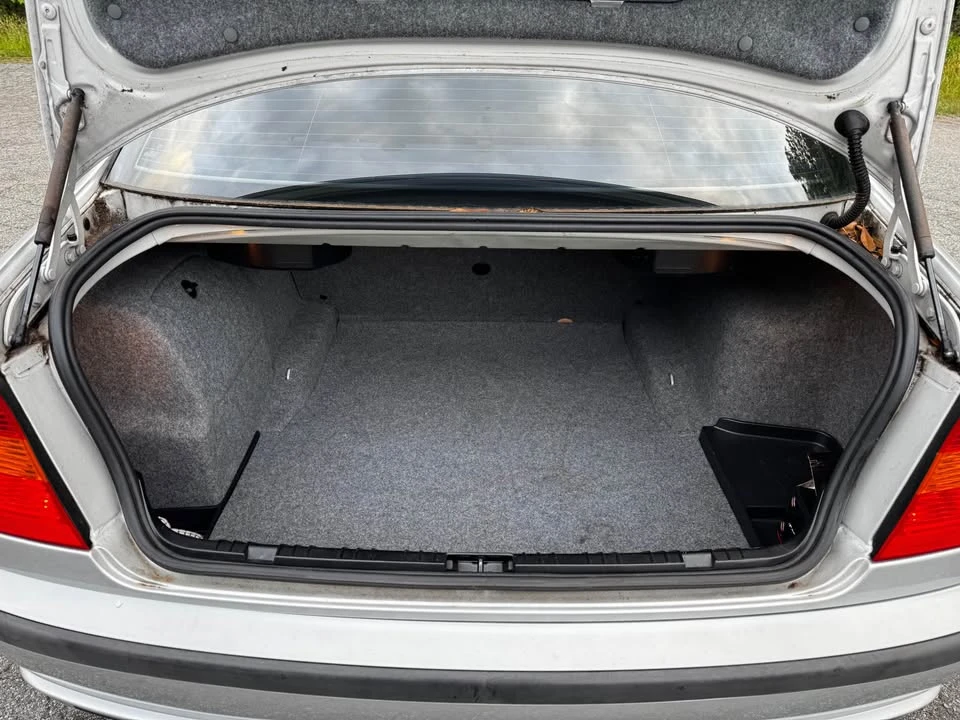 2003 BMW E46 330i & 330Ci - Image 13 of 17