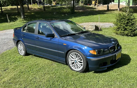 2003 BMW 325i Sedan 5-Speed
