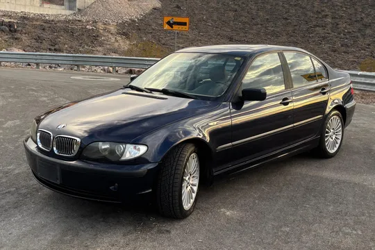 2003 BMW 325xi Sedan