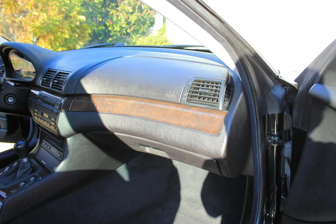 2003 BMW E46 330i & 330Ci - Image 21 of 31