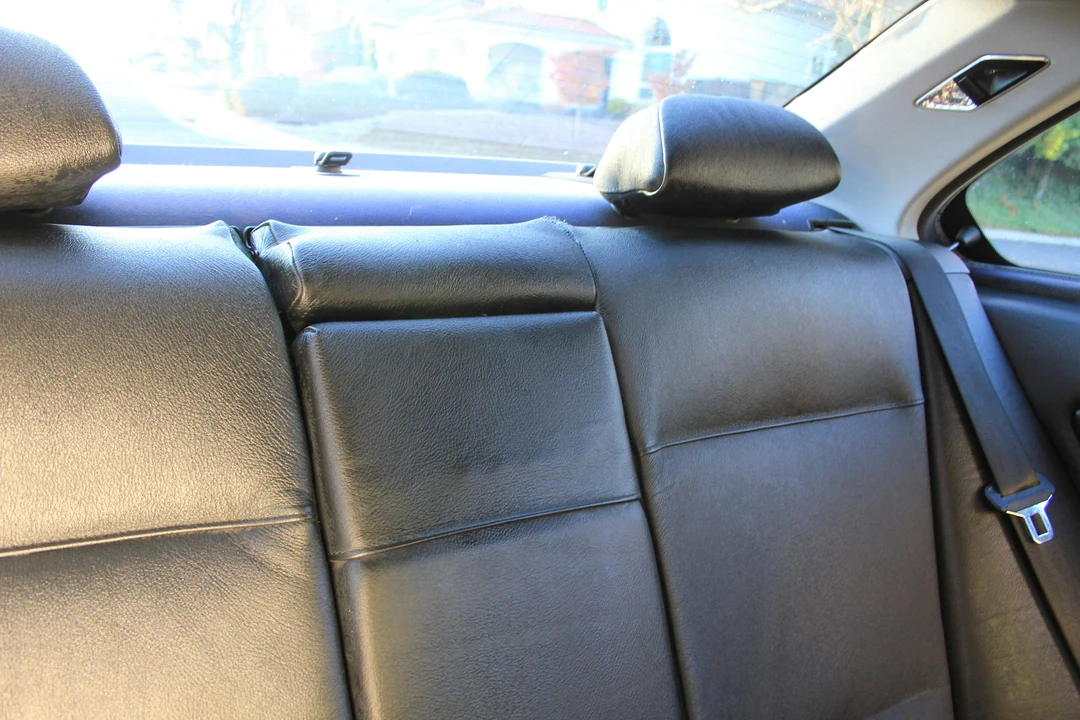 2003 BMW E46 330i & 330Ci - Image 24 of 31