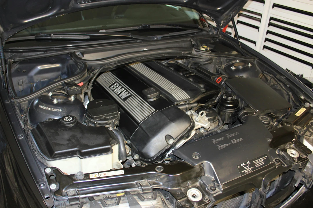 2003 BMW E46 330i & 330Ci - Image 12 of 31