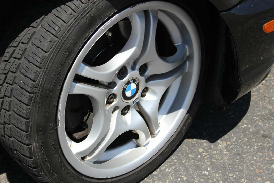 2003 BMW E46 330i & 330Ci - Image 9 of 31