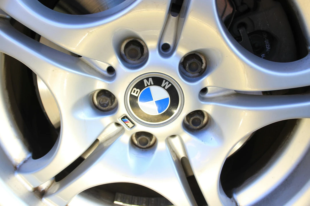 2003 BMW E46 330i & 330Ci - Image 11 of 31