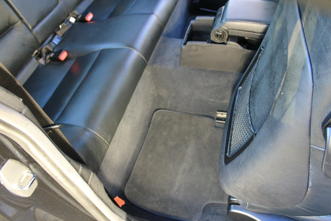 2003 BMW E46 330i & 330Ci - Image 23 of 31