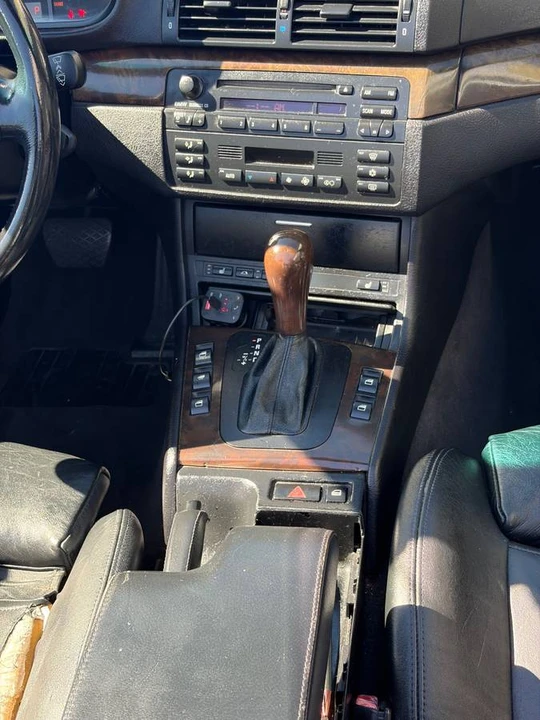 2003 BMW E46 330i & 330Ci - Image 11 of 14