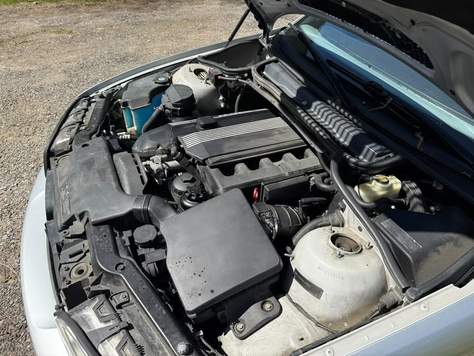 2003 BMW E46 330i & 330Ci - Image 14 of 15