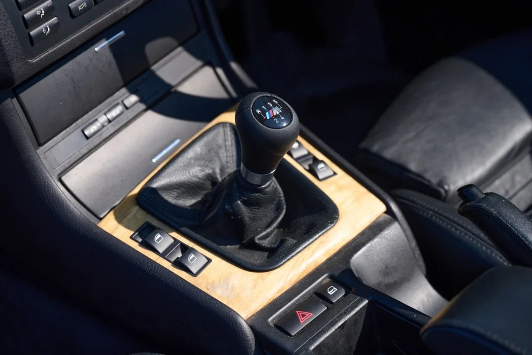 2003 BMW E46 330i & 330Ci - Image 11 of 30
