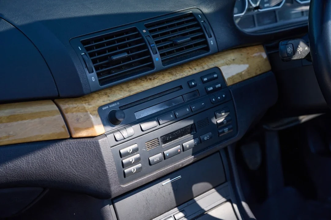 2003 BMW E46 330i & 330Ci - Image 14 of 30
