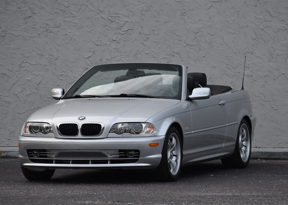 2003 BMW E46 330i & 330Ci - Image 8 of 31