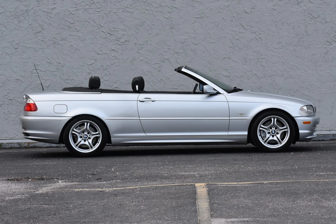 2003 BMW E46 330i & 330Ci - Image 28 of 31