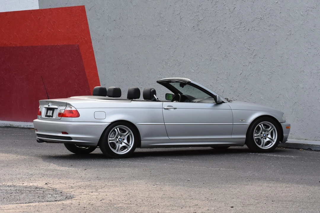 2003 BMW E46 330i & 330Ci - Image 23 of 31