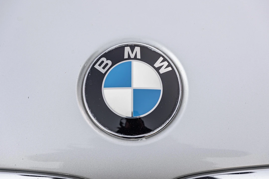 2003 BMW E46 330i & 330Ci - Image 15 of 31