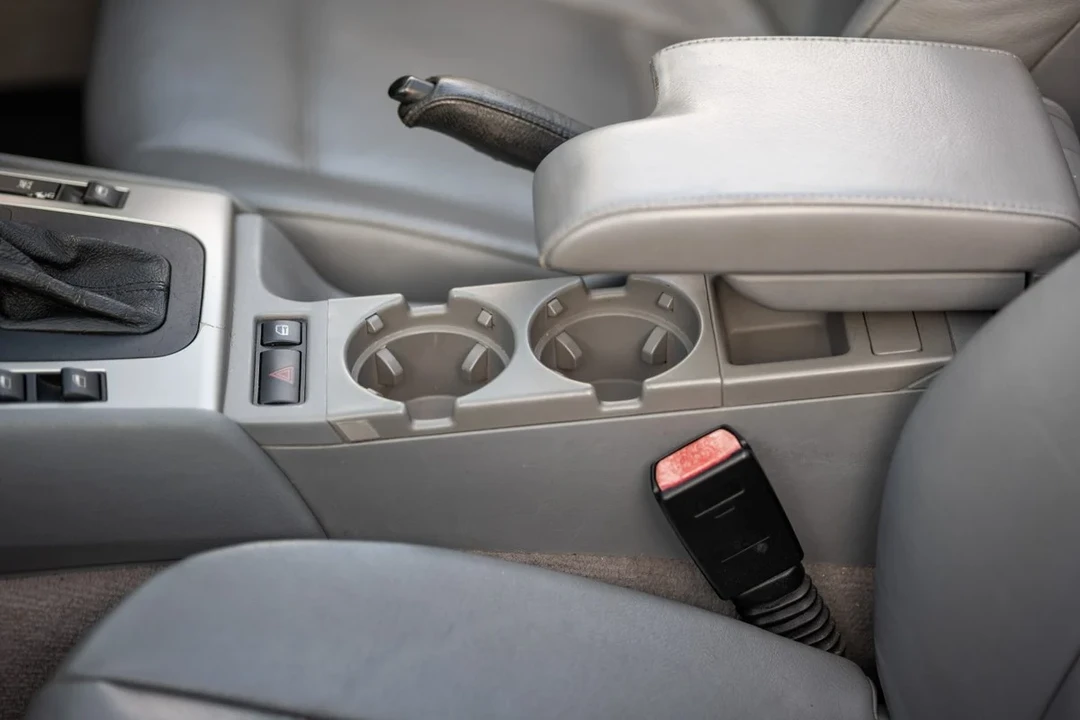 2003 BMW E46 330i & 330Ci - Image 25 of 30
