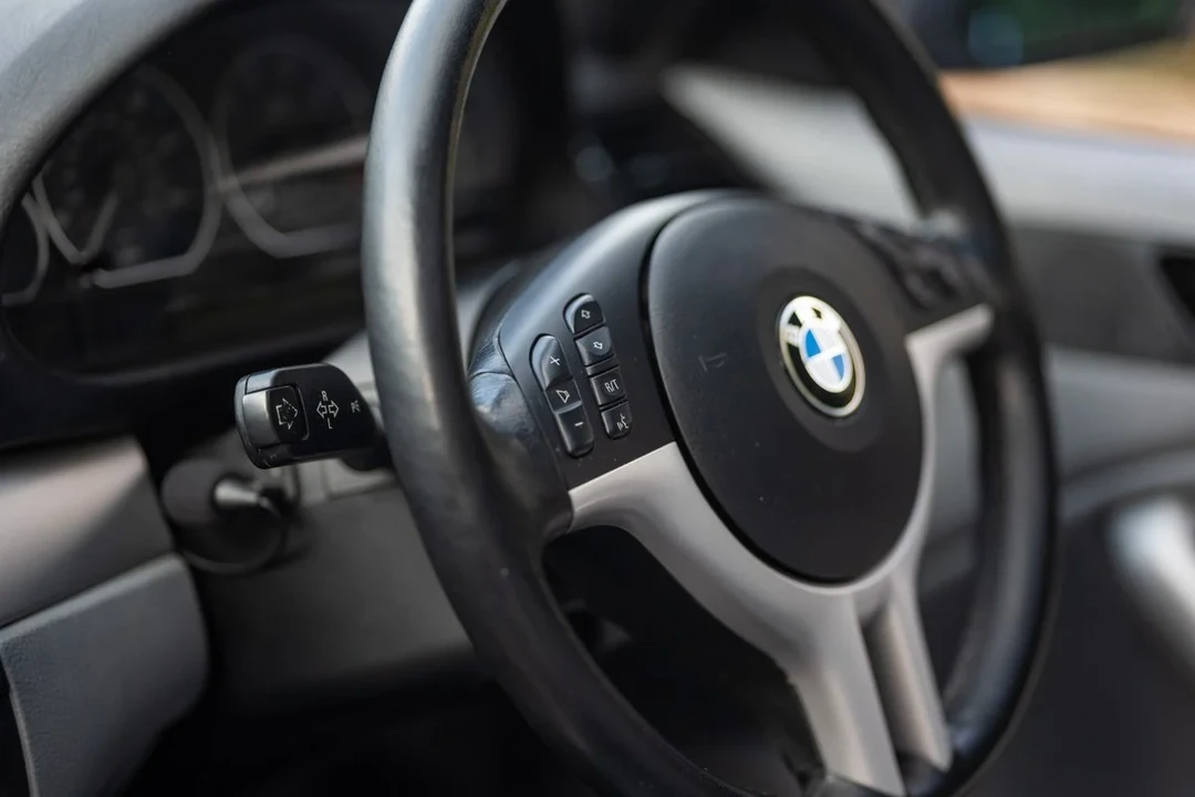 2003 BMW E46 330i & 330Ci - Image 26 of 30