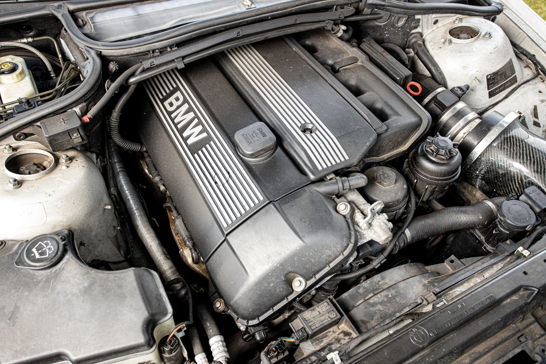 2003 BMW E46 330i & 330Ci - Image 13 of 14