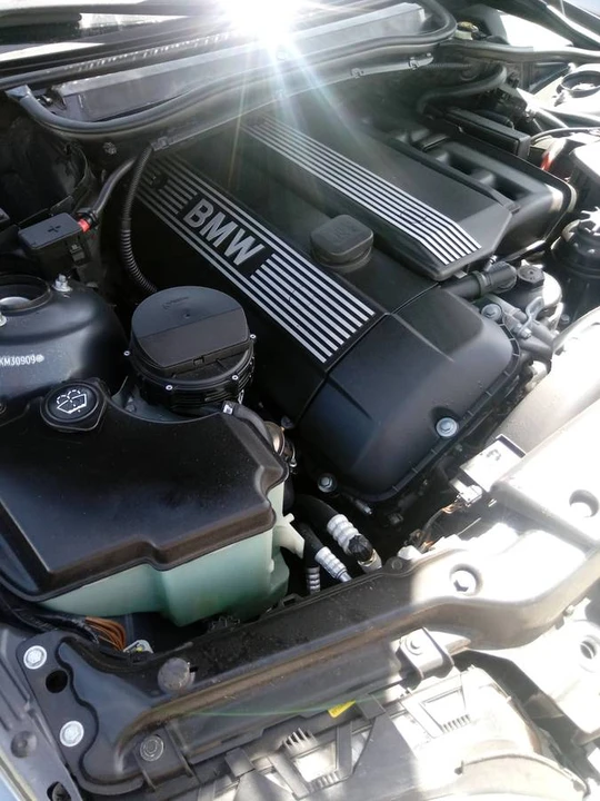 2003 BMW E46 330i & 330Ci - Image 9 of 9
