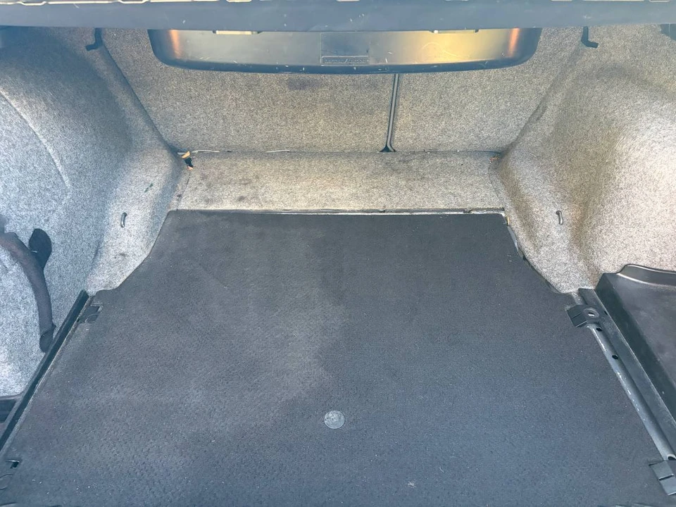 2003 BMW E46 330i & 330Ci - Image 19 of 21