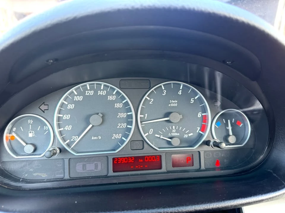 2003 BMW E46 330i & 330Ci - Image 11 of 18