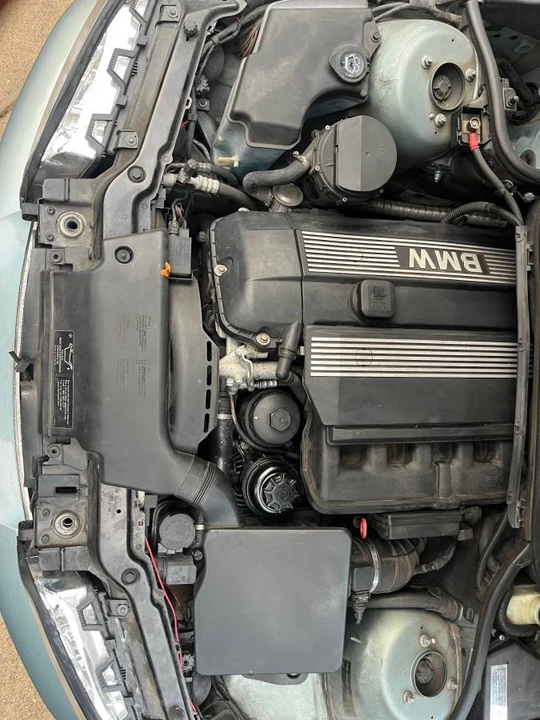 2003 BMW E46 330i & 330Ci - Image 9 of 11