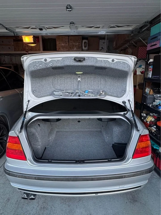 2003 BMW E46 330i & 330Ci - Image 6 of 10