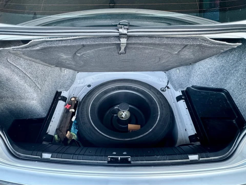 2003 BMW E46 330i & 330Ci - Image 8 of 10