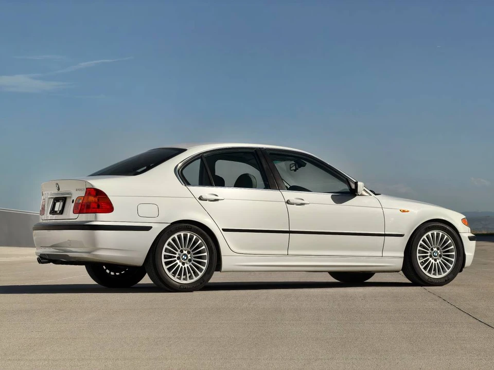 2003 BMW E46 330i & 330Ci - Image 9 of 20