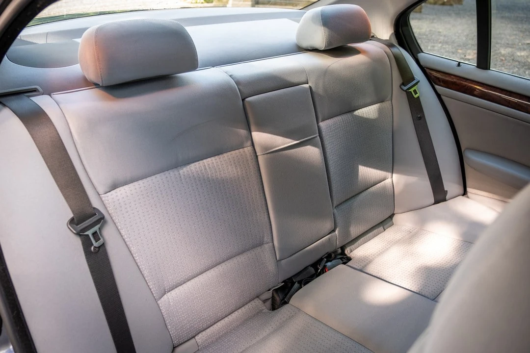 2003 BMW E46 330i & 330Ci - Image 9 of 30