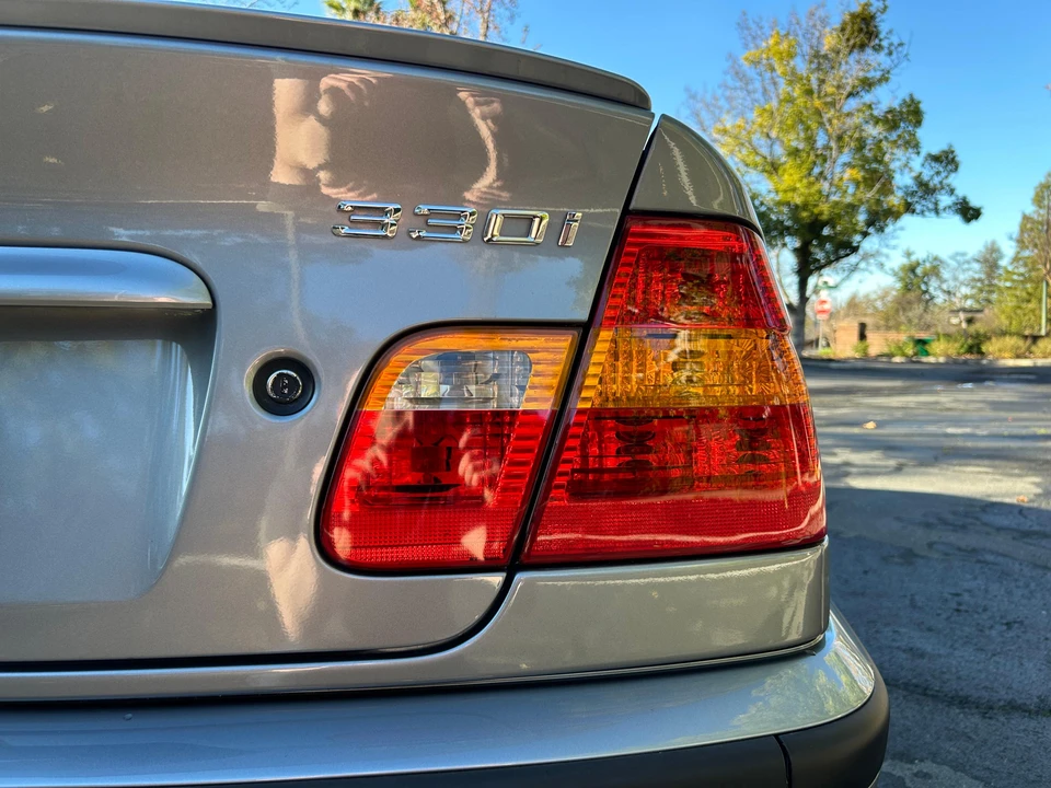 2003 BMW E46 330i & 330Ci - Image 23 of 31
