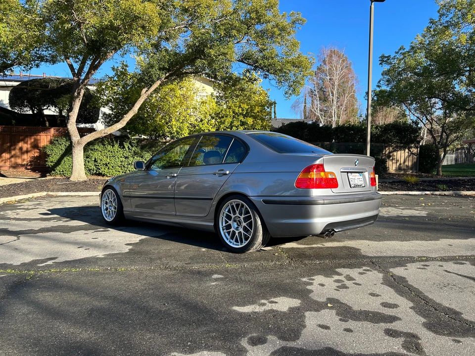 2003 BMW E46 330i & 330Ci - Image 9 of 31