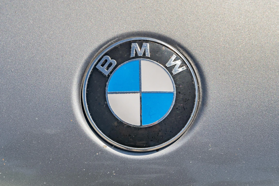 2003 BMW E46 330i & 330Ci - Image 13 of 31