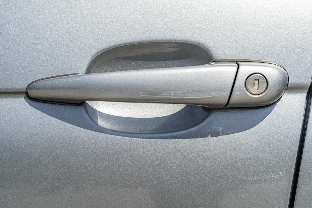 2003 BMW E46 330i & 330Ci - Image 22 of 31
