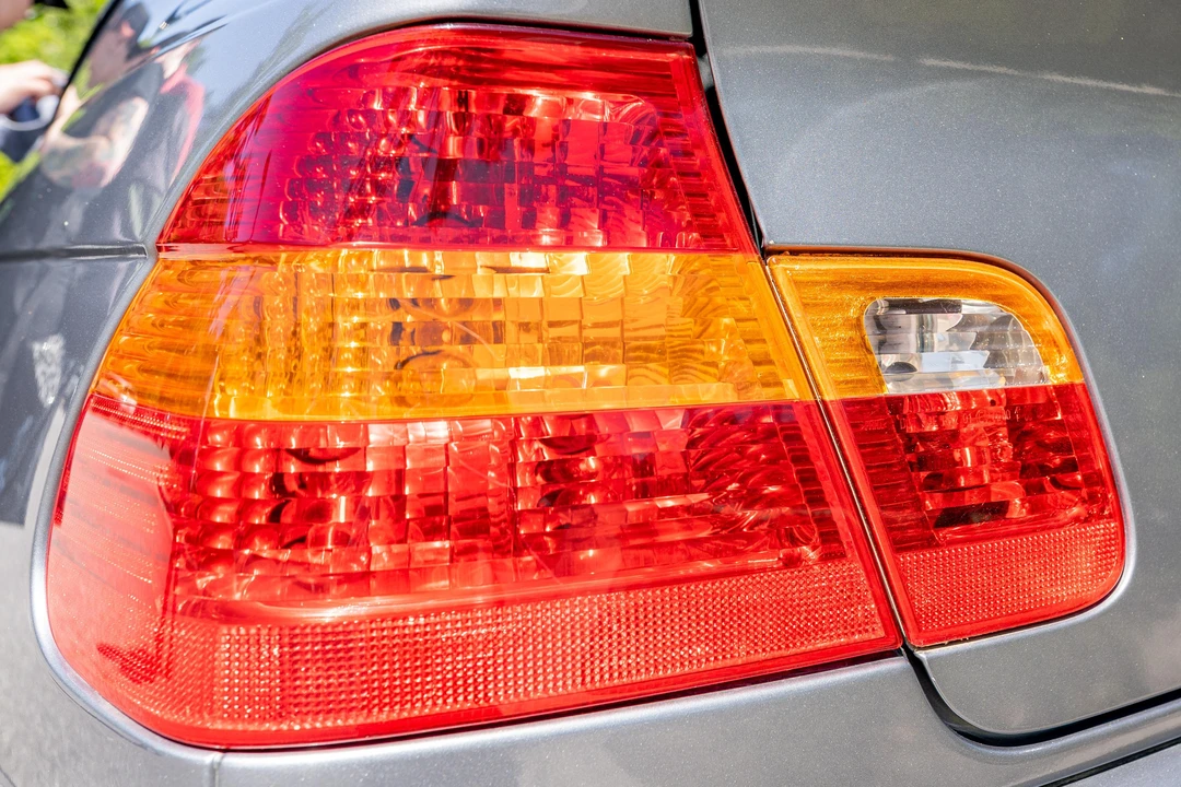 2003 BMW E46 330i & 330Ci - Image 26 of 31