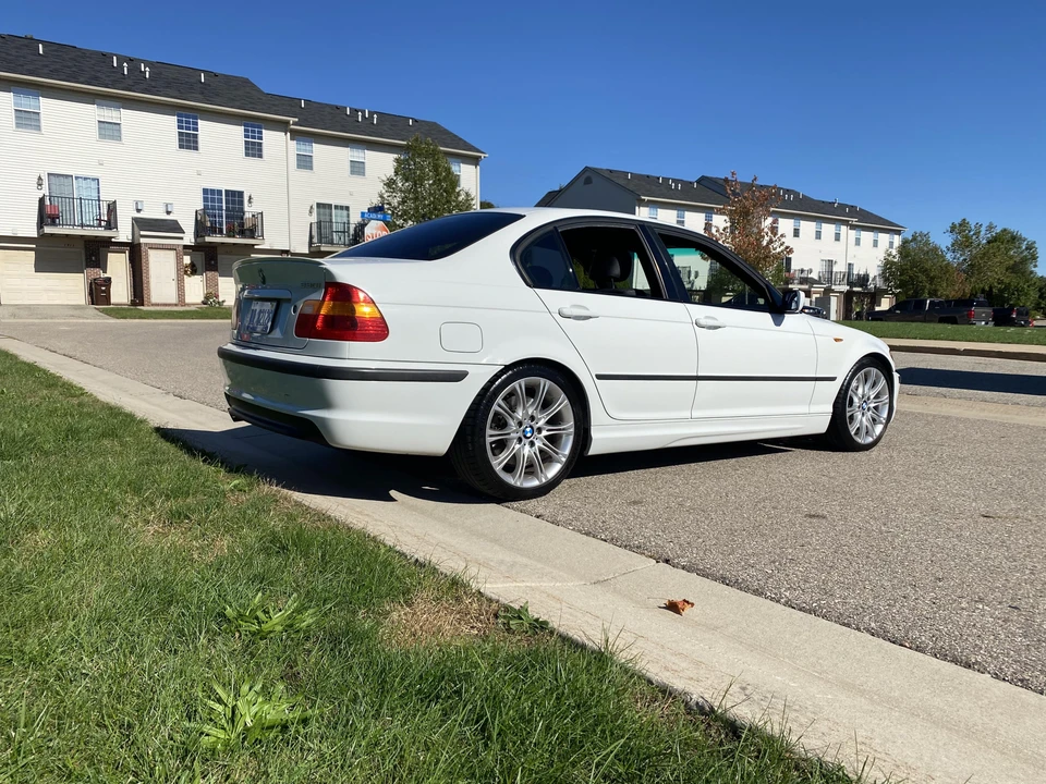 2003 BMW E46 330i & 330Ci - Image 17 of 31