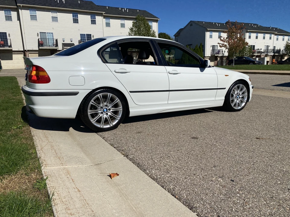2003 BMW E46 330i & 330Ci - Image 18 of 31