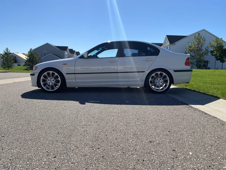 2003 BMW E46 330i & 330Ci - Image 12 of 31